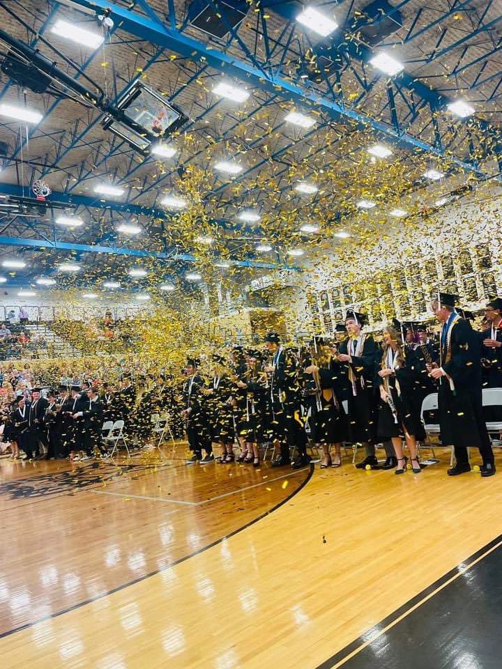 Congratulations class of 2022!! Bravo!