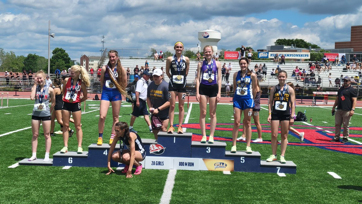 The medal winners in the AA Girls 800m Run!

#PIAAStates