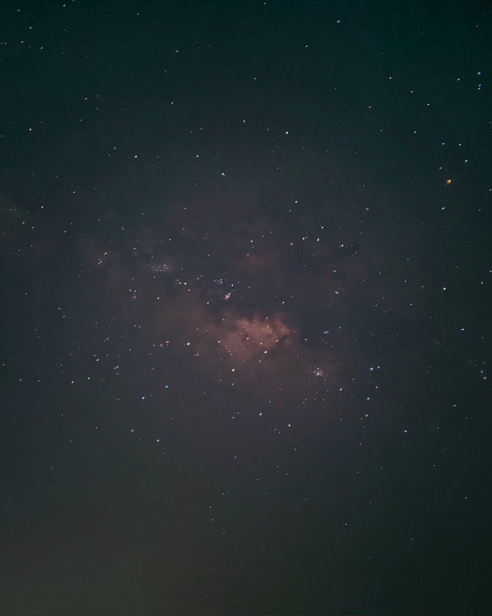 gl_clicks's tweet photo. “A still more glorious dawn awaits, not a Sunrise, but a Milky way rise! a Morning filled with 400 billion Suns, The rising of the milky way...”

#ShotonPhone #Teampixel #milkyway #photography #Astrophotography #glclicks #NatureBeauty https://t.co/ZnkDvHbZsA