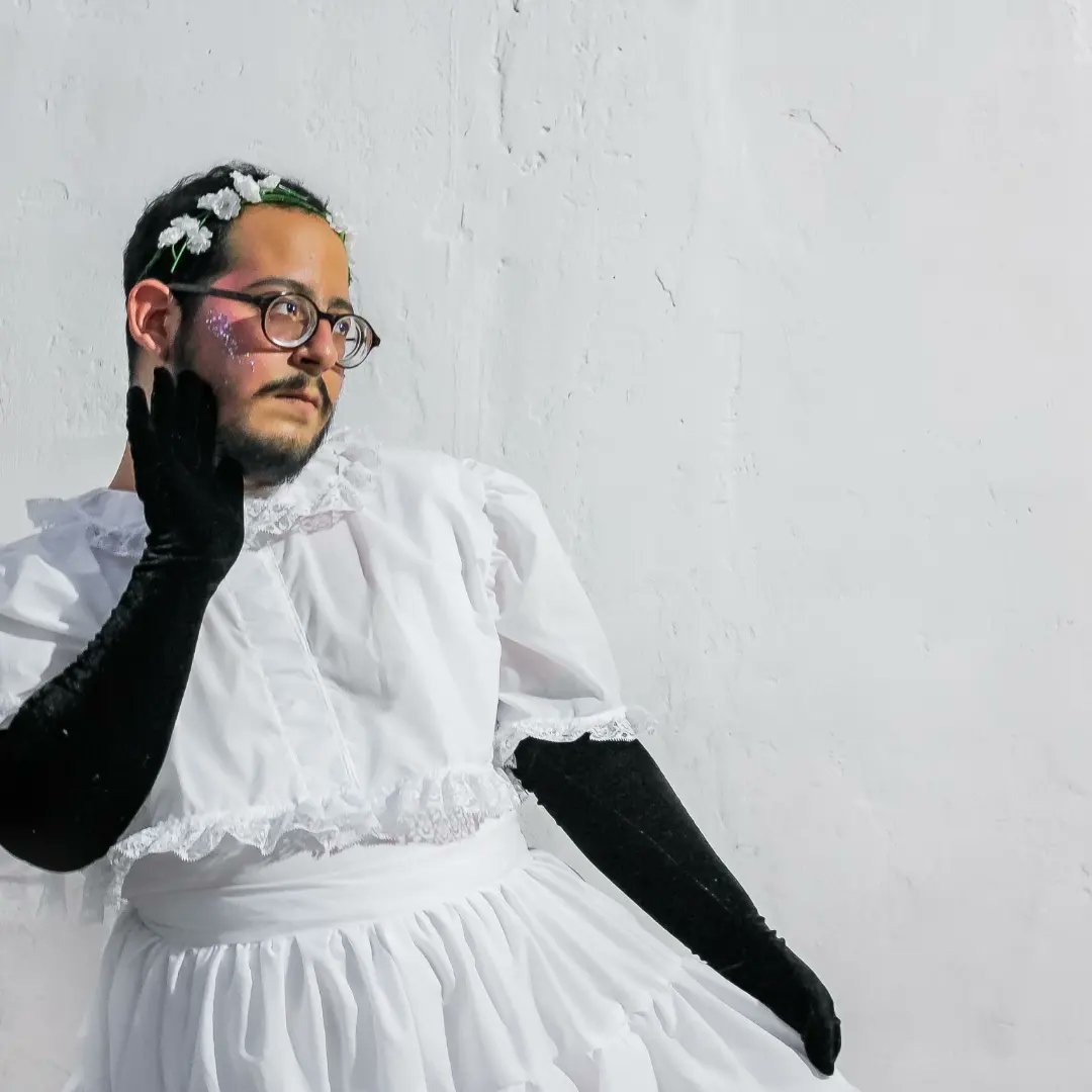 Hipofrenia_'s tweet photo. Un hombre adulto con la "fantasía" de ser una niña en su primera comunión.

Nieguenme que detrás de todo éste rollito queer de "inclusividad y diversidad" abundan los fetiches y filias. https://t.co/hzKDOy6sCm