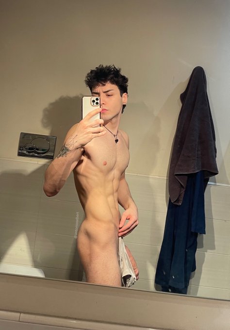 leg day + chest day https://t.co/fw2Df2tohM