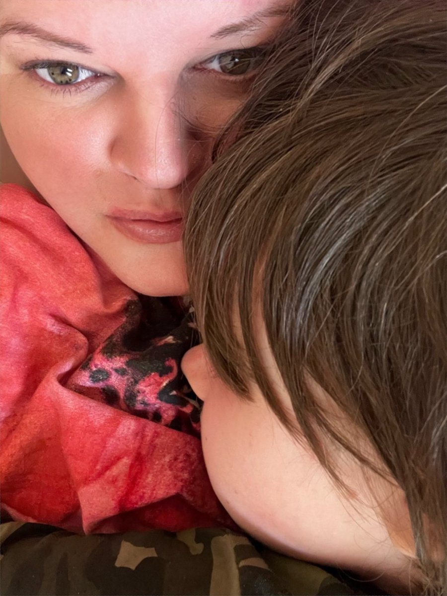acgee21's tweet photo. Happiness is when your child comes and hugs you just because 💕💖 https://t.co/SI5Jf2qk3T