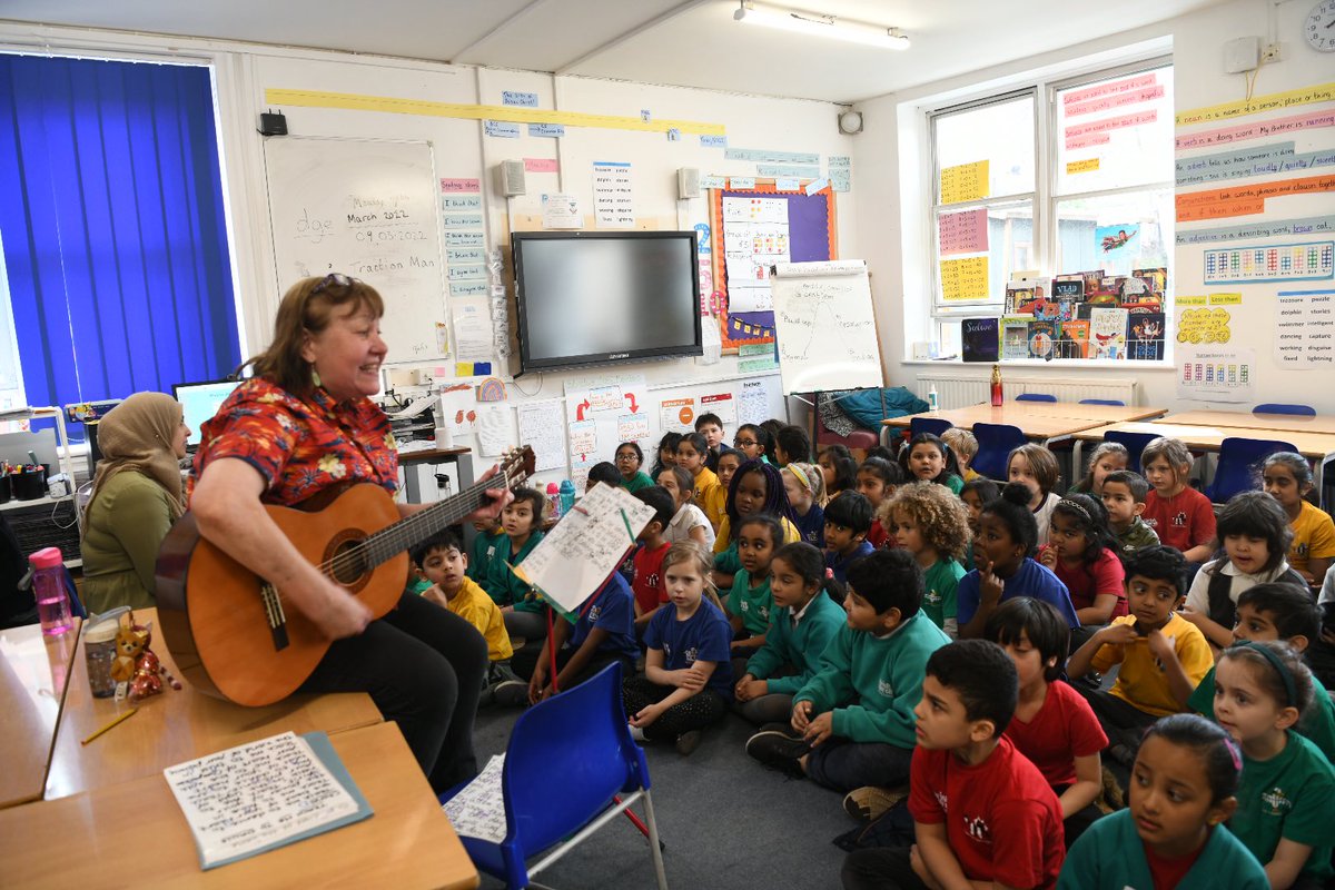 ccsch_bricklane's tweet photo. Open days! Are you looking for a nursery or reception class place for your child? Come along on any Monday  at 9.30am for a tour and to see the school in action. Starting 13th June. @MNTowerHamlets @bricklanedotcom @ccspits @GoodSchoolsUK https://t.co/yKnyrBJsNz
