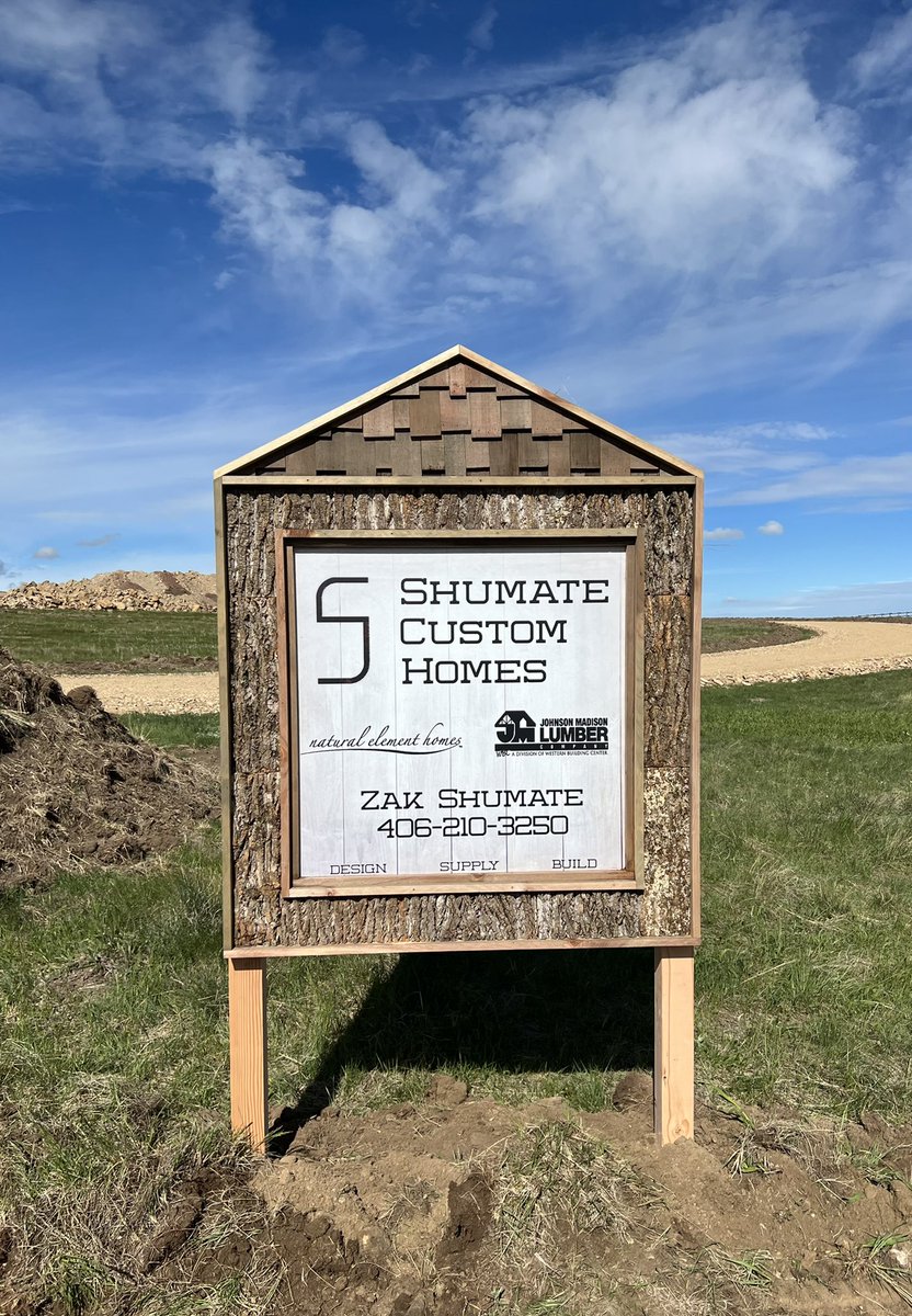 ShumateCustom's tweet image. We love these new signs! We have an incredible team of very talented people