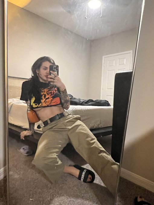 Only women hit on me https://t.co/eVh0TMJfLV