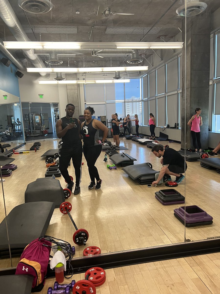 GamingWhileGay's tweet image. 🤸🏽‍♀️