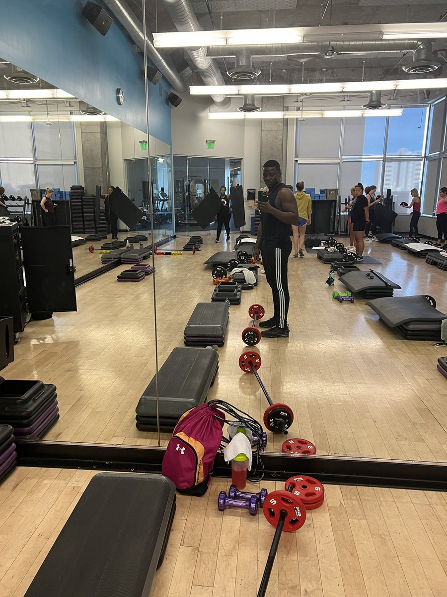 GamingWhileGay's tweet image. 🤸🏽‍♀️