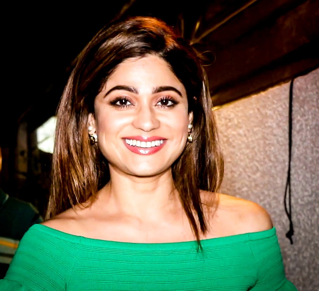 TeamShaRa1's tweet photo. pretty woman <3

#ShamitaShetty #ShaRa https://t.co/CTv98A7CwA