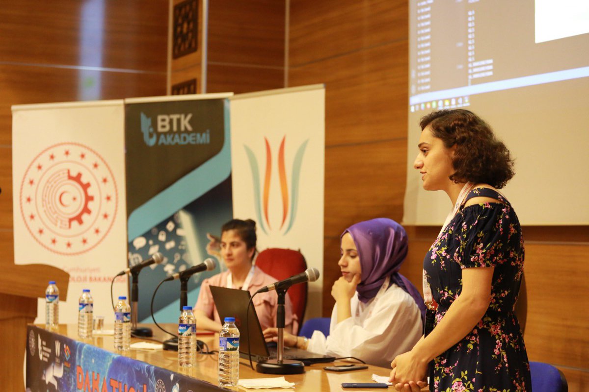 🚀DAKATHON PROJE YARIŞMASI

“Dakathon Yazılım Hareketi Proje Yarışması”kapsamında Bitlis, Hakkari, Muş ve Van’daki gençlerin yazılım alanındaki projeleri yarıştı ve dereceye giren ekiplere ödülleri takdim edildi.  

📍Van 

<a href="/KalkinmaAjansGM/">Kalkınma Ajansları Genel Müdürlüğü</a> <a href="/BTKAkademi/">BTK Akademi</a> #Gençİstihdamı