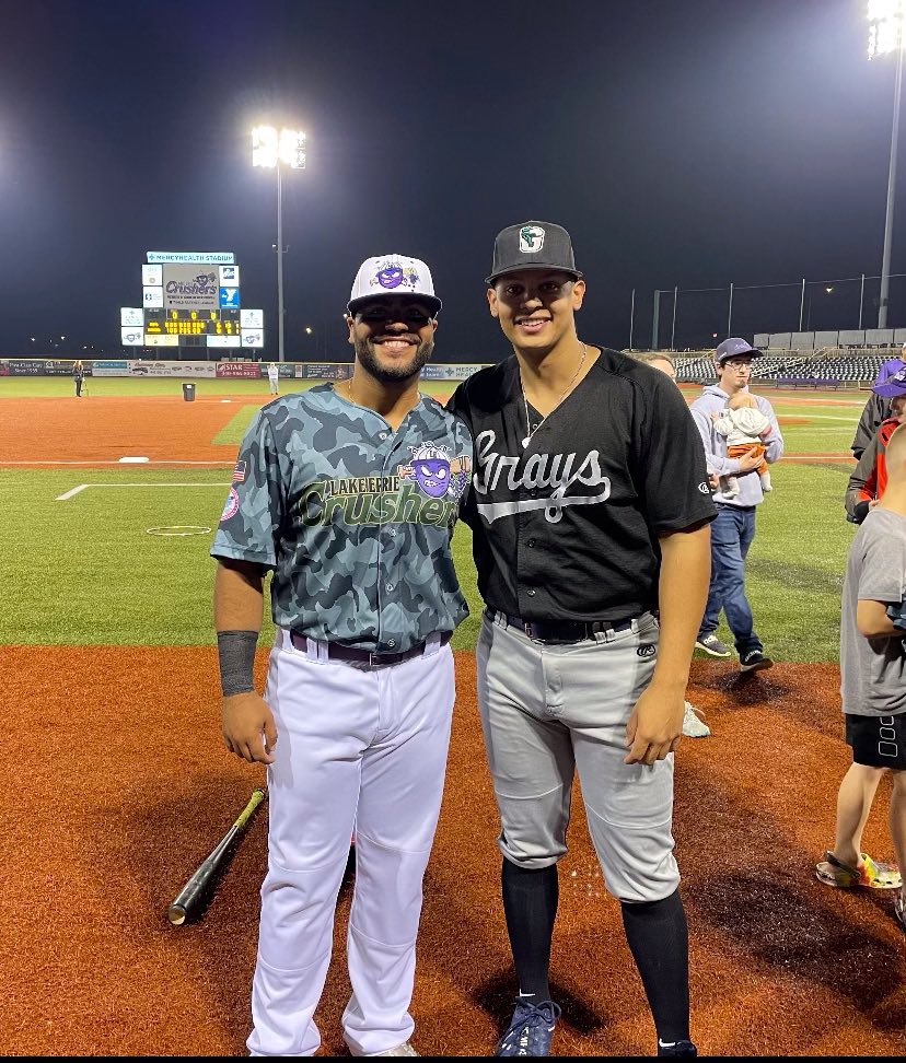 OKWUeagles_BSB's tweet photo. Great to see two former eagles meet up in pro ball! Danny Perez for the @LECrushers crushers and John lantigua for the Empire State Greys in the frontier league. https://t.co/oiiLZVck4h