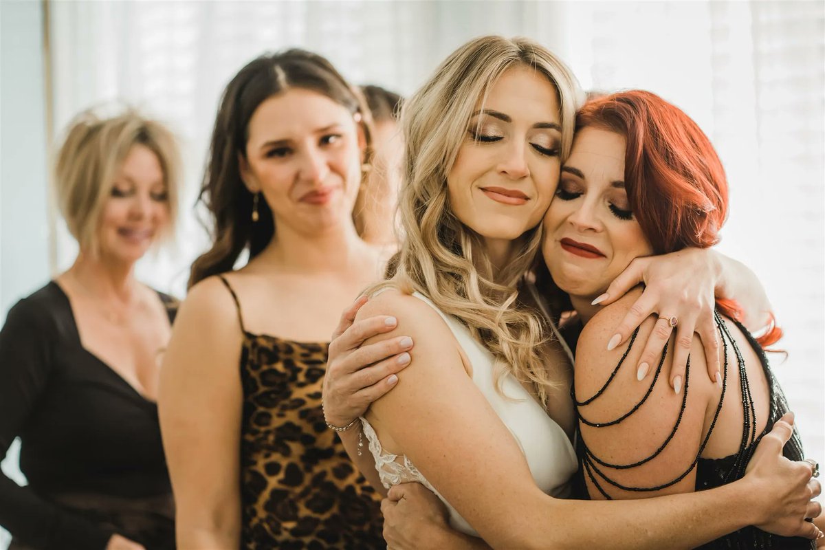 Just a friendly Saturday reminder to hug the ones you love! 

Venue: <a href="/TheAstinMansion/">The Astin Mansion</a>
Photography: Faith And Fire Photography