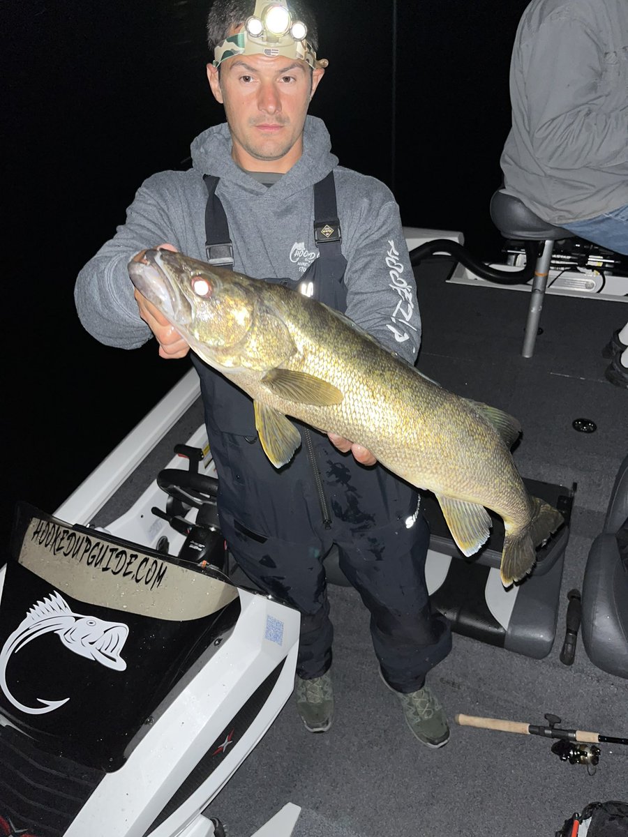 WallyBites's tweet image. Oh my goodness.  Walleye Bite Is Strong.  #walleye #lakewallenpaupack #pafish #fishpa