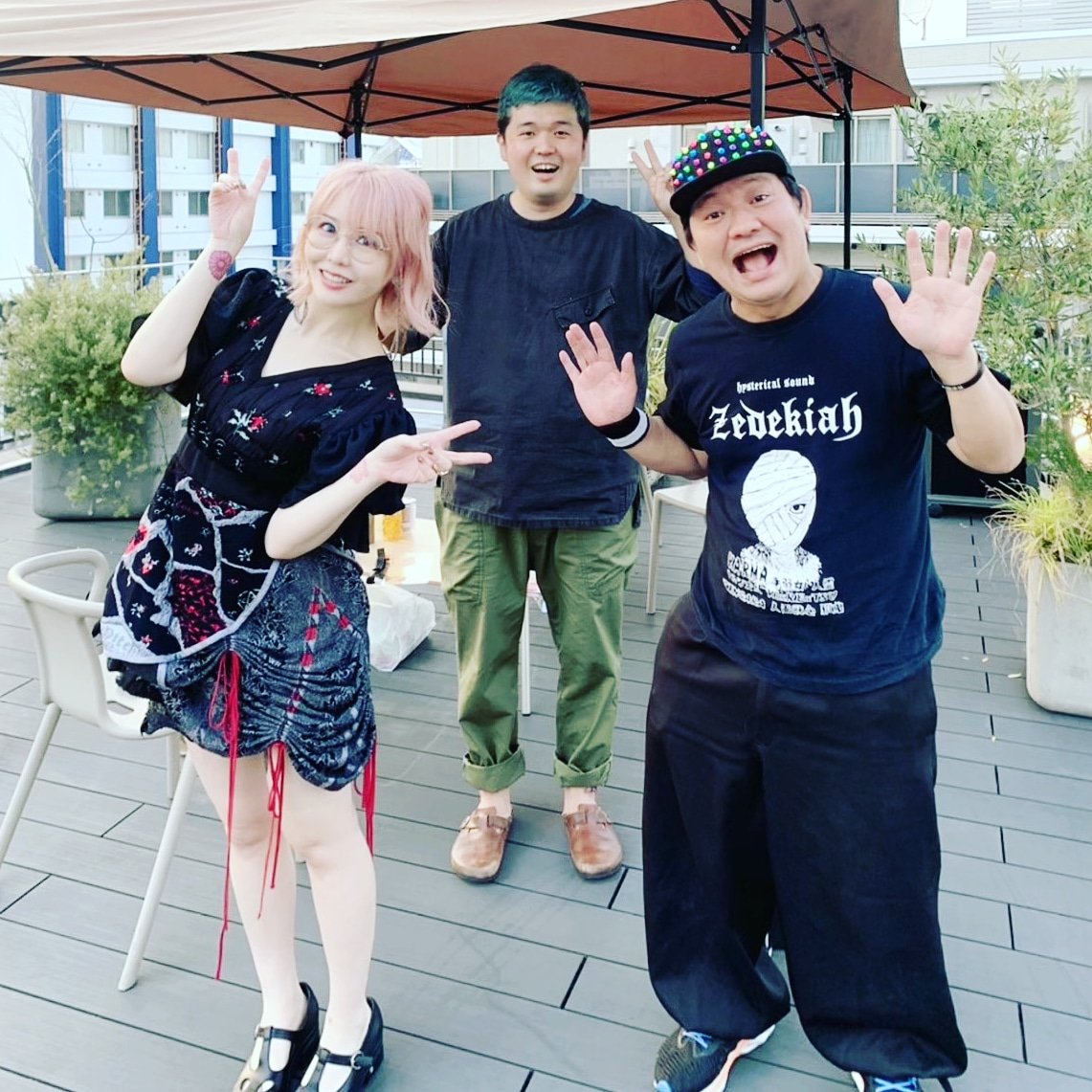 大森靖子さんの 曲を聴きながら 真夜中の公園を 歩いてますが やはり