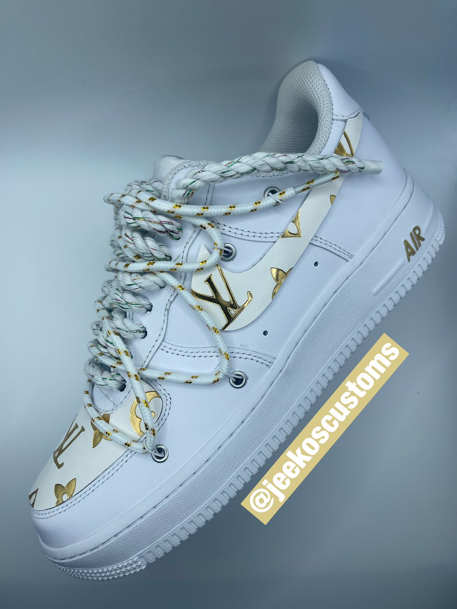 jeekoscustoms's tweet photo. 5k retweets giving away a pair https://t.co/HMLUNvwP9H