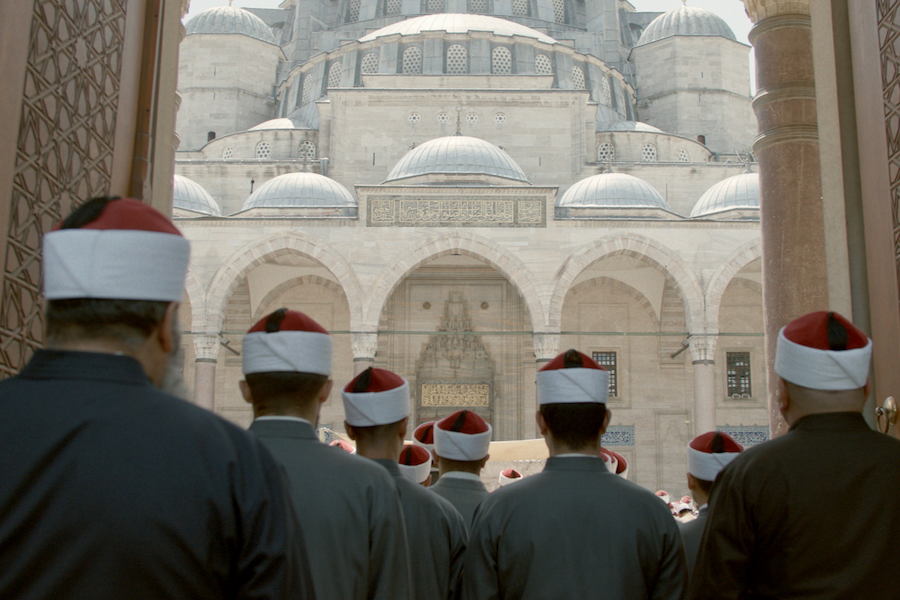 #Cannes2022 Best Screenplay:

Tarik Saleh, 'Boy From Heaven'

Follow live: bit.ly/3NKQkWx