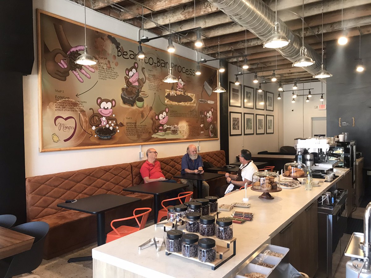 Que gusto venir a ver este gran proyecto, vengan a tomarse un #cafe a esta cafetería  #coffe #chocolate @moznachocolate #sanantonio