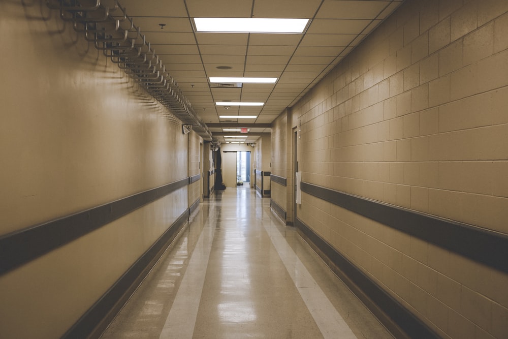 MTorezwriting's tweet photo. As I followed her I started to eye up my surroundings; the postcodes and names etched into the once white walls, the occasional droplet of blood on the tiled floor, the extra bright strobe lighting. The #anxiety within me grew as the final flame of hope #flickered out.
#vss365 https://t.co/66RekEYF6r