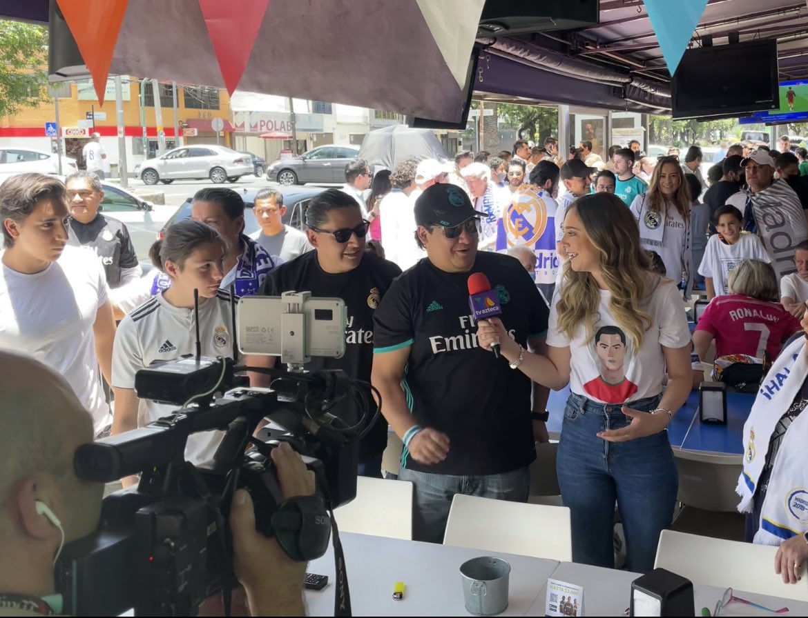 LuisGuiRra's tweet photo. En el @BarnabeuTapas siendo entrevistado por @ashleygme #HalaMadrid #Benzema #HalaMadridYNadaMas #APorLa14 #RealMadrid @jorge_chugas https://t.co/kp7Jyp3bbz