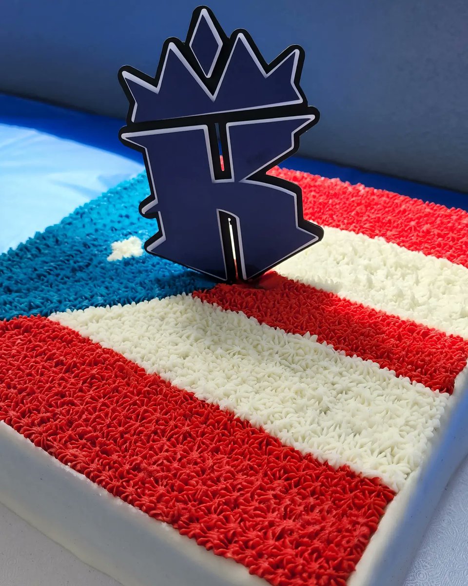 HamboPR's tweet photo. @kingimpaaact acaba de llegar a su recibimiento en Cataño, Puerto Rico. El Alcalde, fanáticos, familiares y amigos dándole el apoyo que se merece. #fazeimpaaact @FaZeClan https://t.co/bbSKBqh5BM