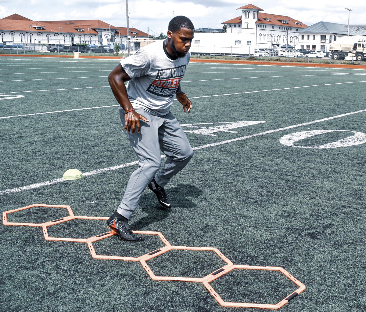 ForwardAthletes's tweet image. When they mention who the best out, imma make it hard for em not to count me out! 🏁 #TrainToExcel #BecomeElite