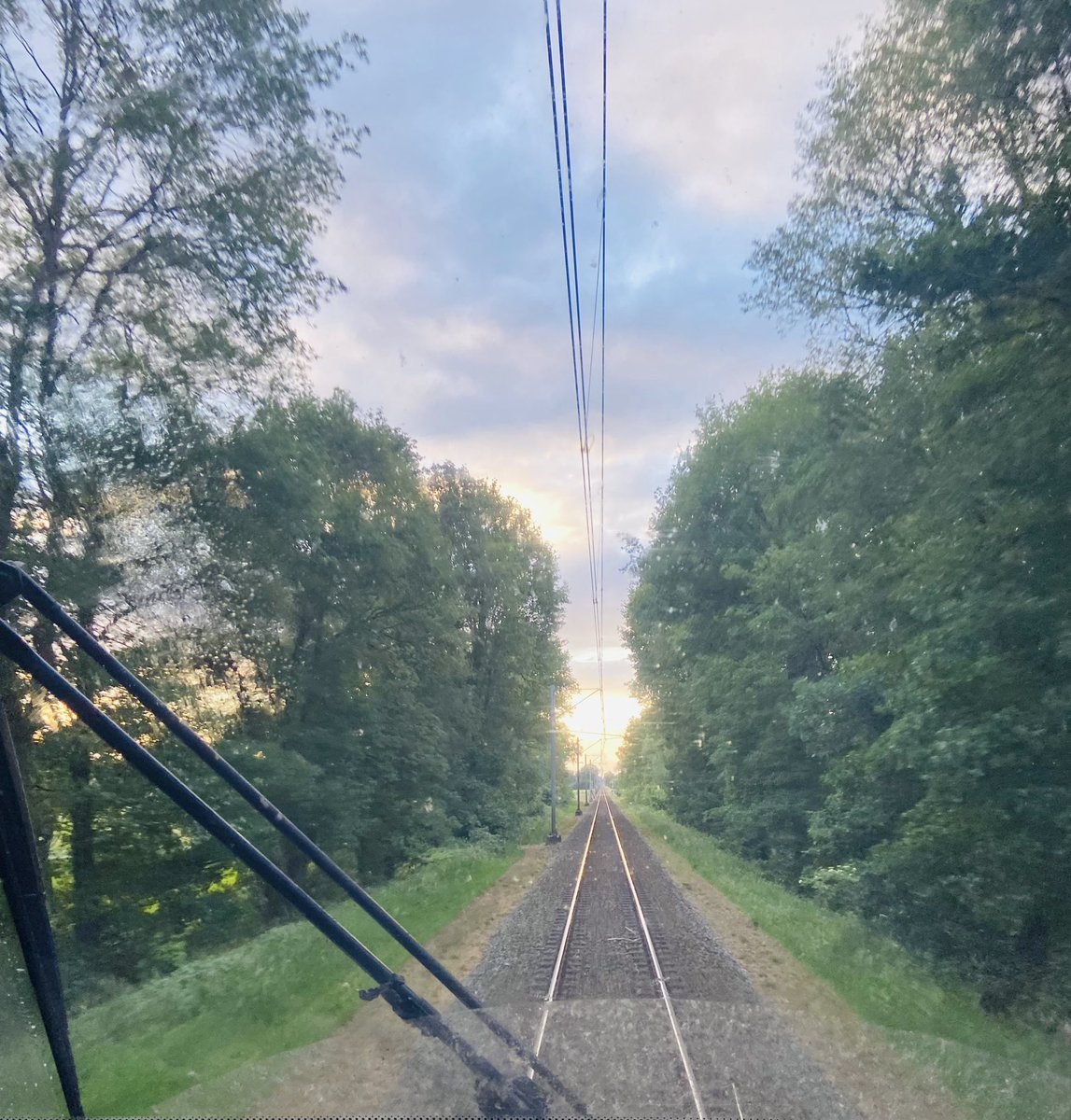 GertE72's tweet photo. Late dienst voor @NS_online ๐ต๐ก
#jobwithaview #werkenbijNS #lovemyjob https://t.co/5fdd6LtViP