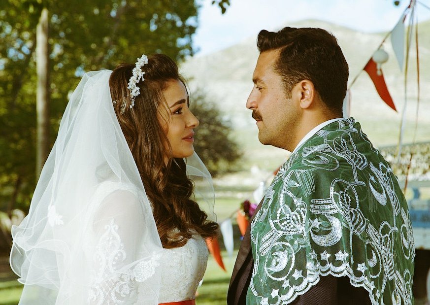 Bir sevdanın Her anının farkında olarak dibini sıyıra sıyıra yaşamak…♡

#GönülDağı \\ #AsRam