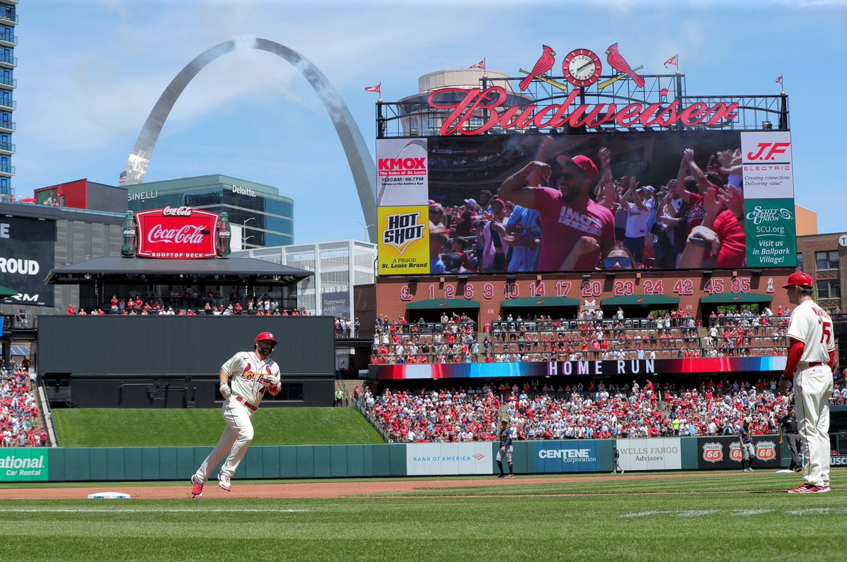 Cardinals's tweet photo. It doesn’t get more St. Louis than this! https://t.co/rMpUfxlFXR