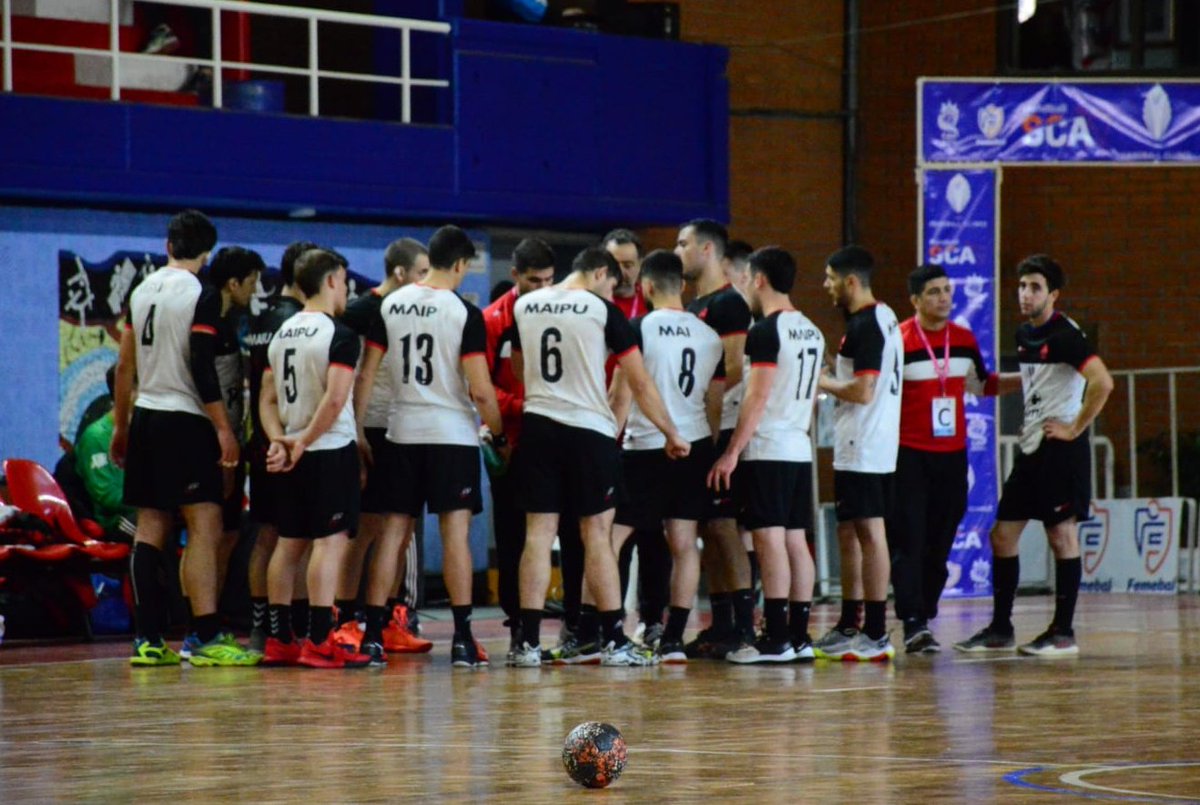 JavierSallustro's tweet photo. #Handball #SurCentro
Final del partido, no pudo ser para la @Handballmaipu1 quien finalizó en sexto lugar en su primera participación del Sur Centro 
#Aleman 26
@Handballmaipu1 20

#VamosLosPibes 

#SportKidsRadio #ArgentinaTambienJuega https://t.co/oRcowkq0KN