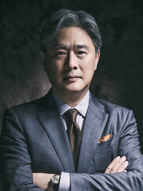 framesbygahee's tweet image. PARK CHAN-WOOK BEST DIRECTOR OF THIS YEAR @Festival_Cannes