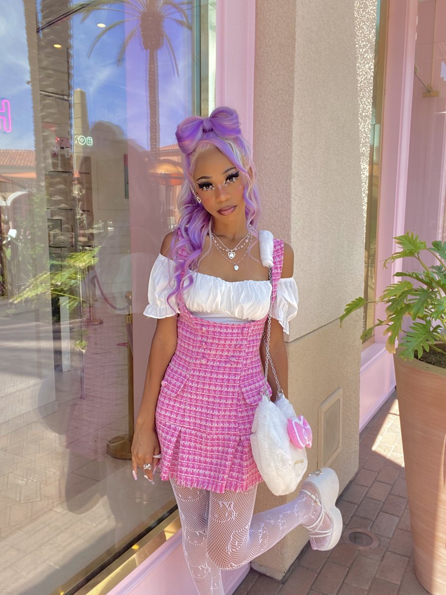 virtualxdoll's tweet image. I’m such a girl, I’m such a girly-girl🎀