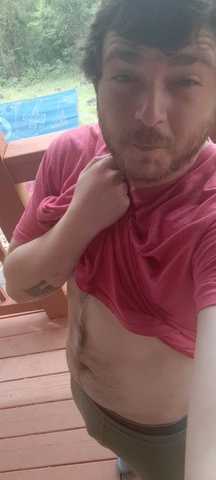 Another pointless photo of my Dad-bod https://t.co/266Zr1bSgz