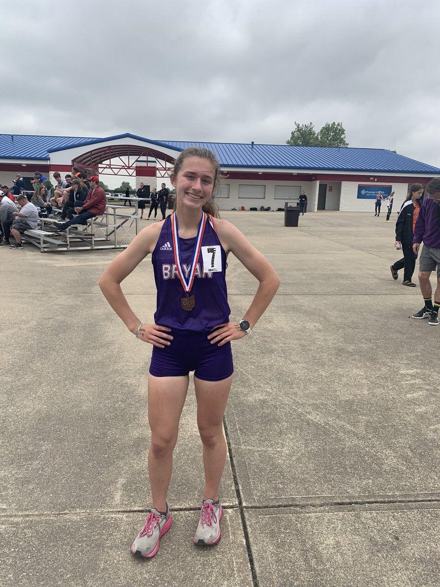 thormeier's tweet photo. This girl qualified for state in the 1600 AND broke a 40 plus year school record today by running a 5:13! Kate THORMEIER is #bryanbuilt https://t.co/aPtfKH7CVD