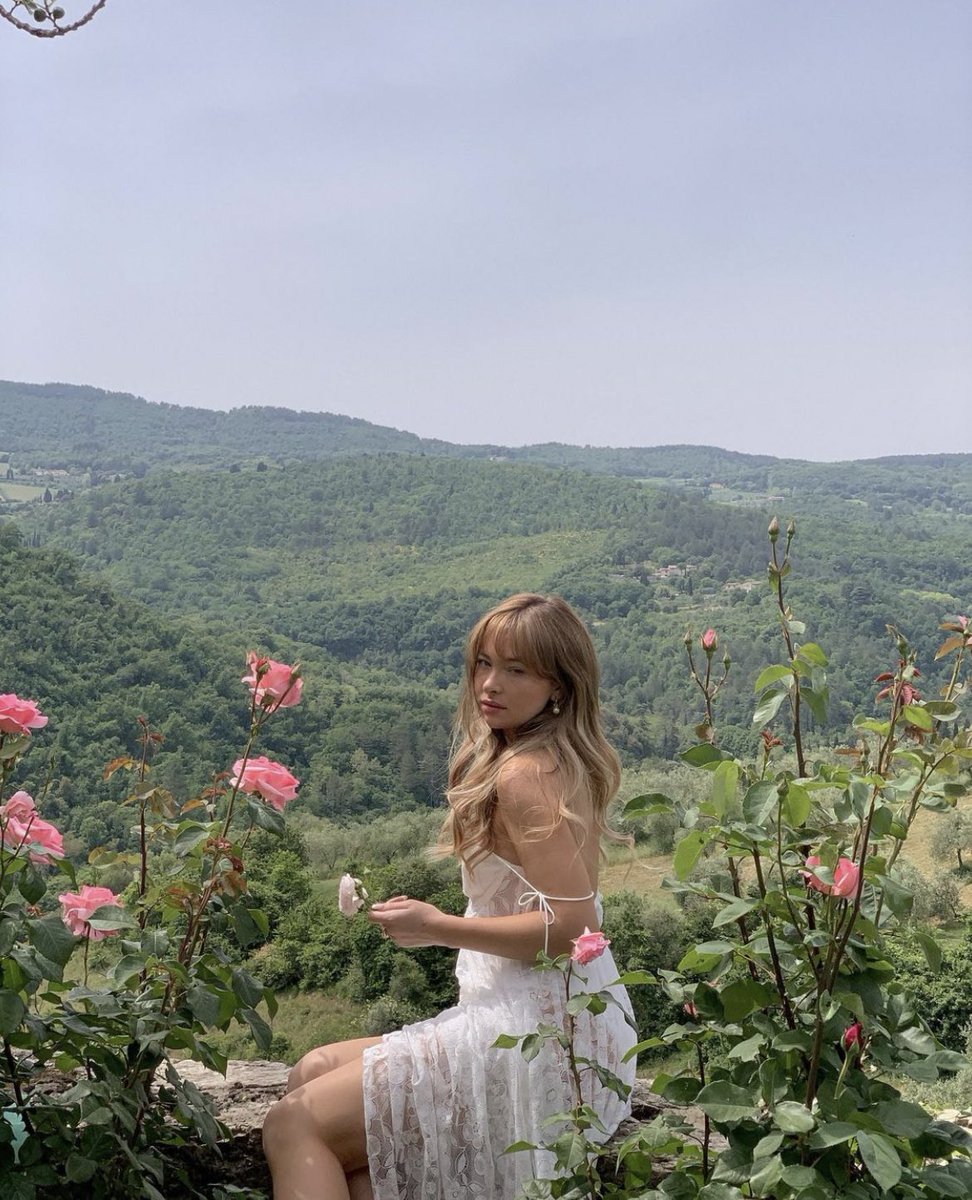 comfortelain's tweet image. elain’s camera roll part two.