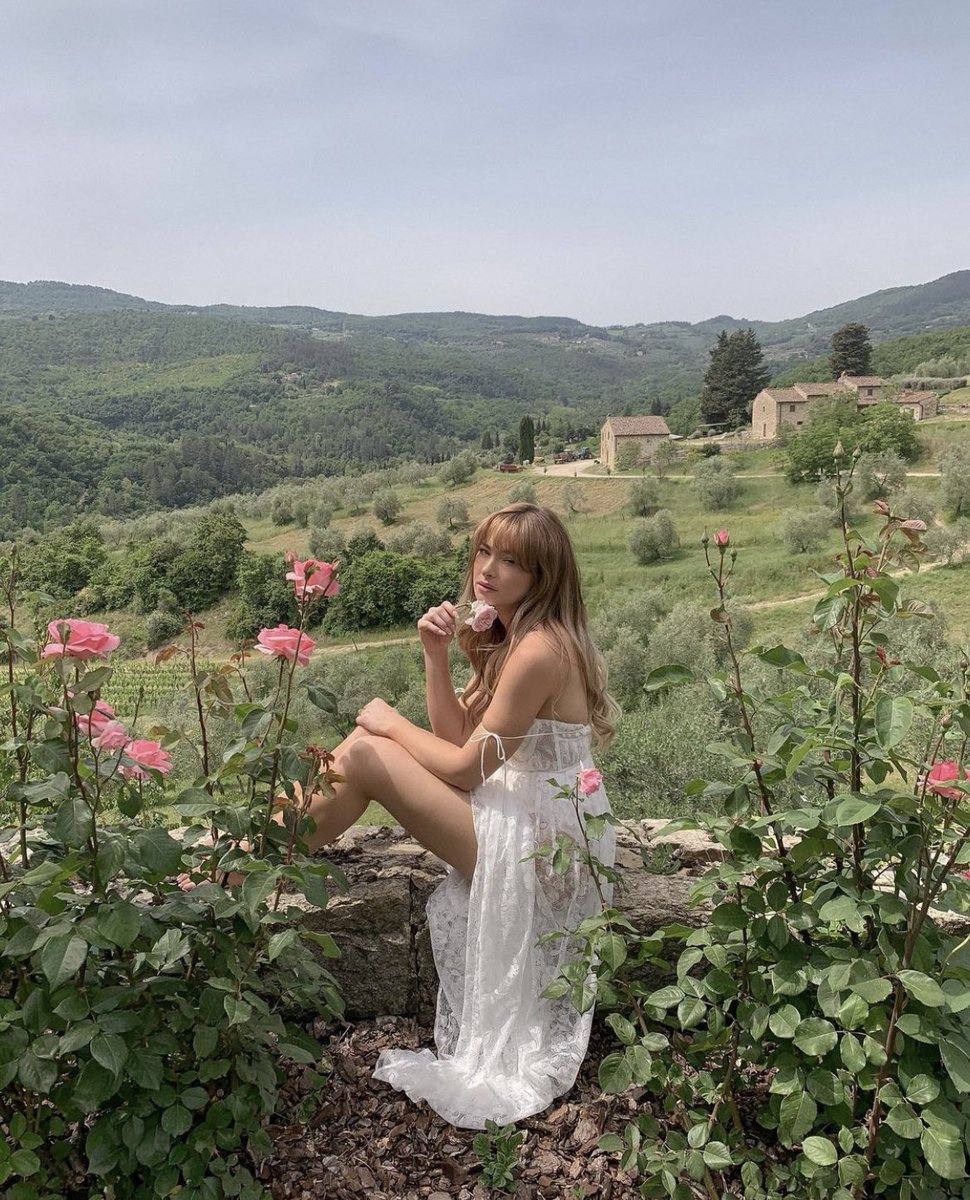 comfortelain's tweet image. elain’s camera roll part two.