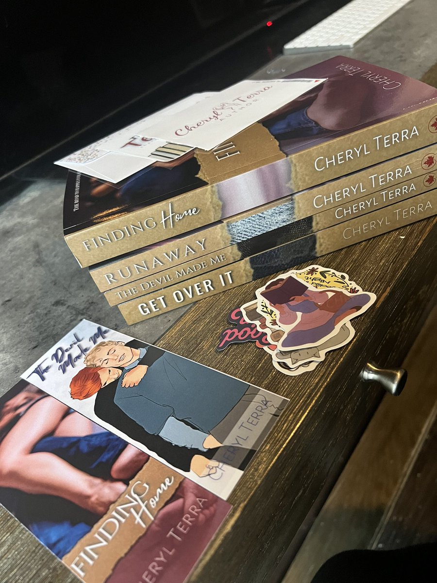 authornorafares's tweet photo. Literally got the coolest package from @mscherylterra today ✨ https://t.co/Bytp7sQQGa