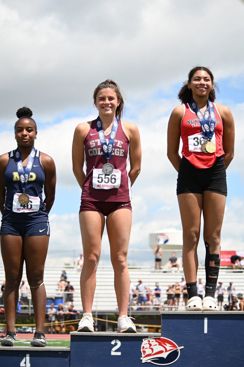 Shannon Mullin wins silver in the long jump for <a href="/GursSCtrack/">Jennifer Evans</a> with a jump of 18'-9.25"!!
#PIAAStates