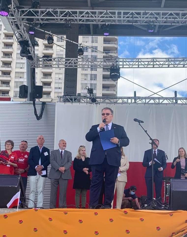 Poland in Toronto tweet media