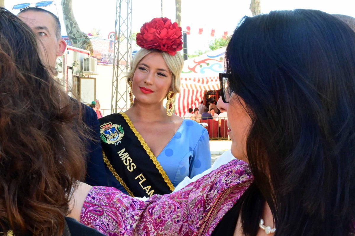 scabanelas1's tweet photo. ¡No soy muy de Feria! Supongo que mi #ADN gallego se impone en mi balanza vital, aunque lleve media vida siendo del Sur. Pero hay instantes de esta alegría que solo existen aquí y que no cambio por nada del mundo. Feria de El Puerto de Santa María 2022. Enamorada de #miTORO. https://t.co/gQmLQ7Mp71