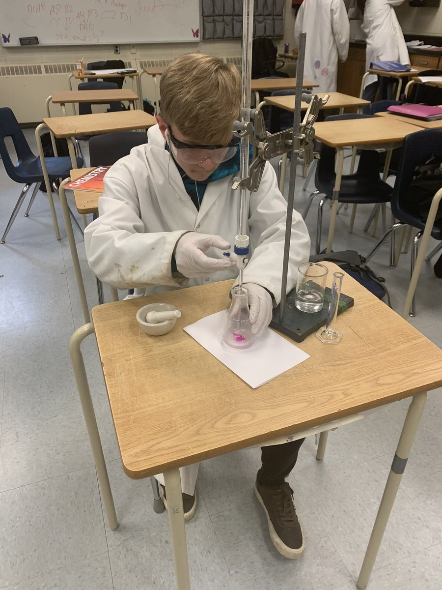 PaulKaneHS's tweet photo. Do aspirins REALLY contain 325mg of ASA?? Chem 20 students using their titration skills to find out the answer.ย #smartkiddos https://t.co/Owv9DxiuA8