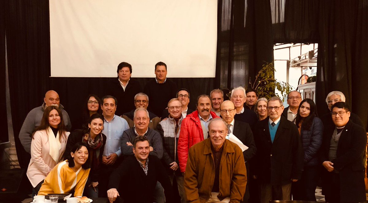 MatiasConVos's tweet photo. Invitado por @FERBUSTELO asistí a un desayuno charla y debate del @pdemnacional junto a @CharlyOnteiro y @h_balter en el histórico #ClubDelProgreso enriquecedora reunión con grandes valores humanos. @JMilei https://t.co/4SF2UE09L2
