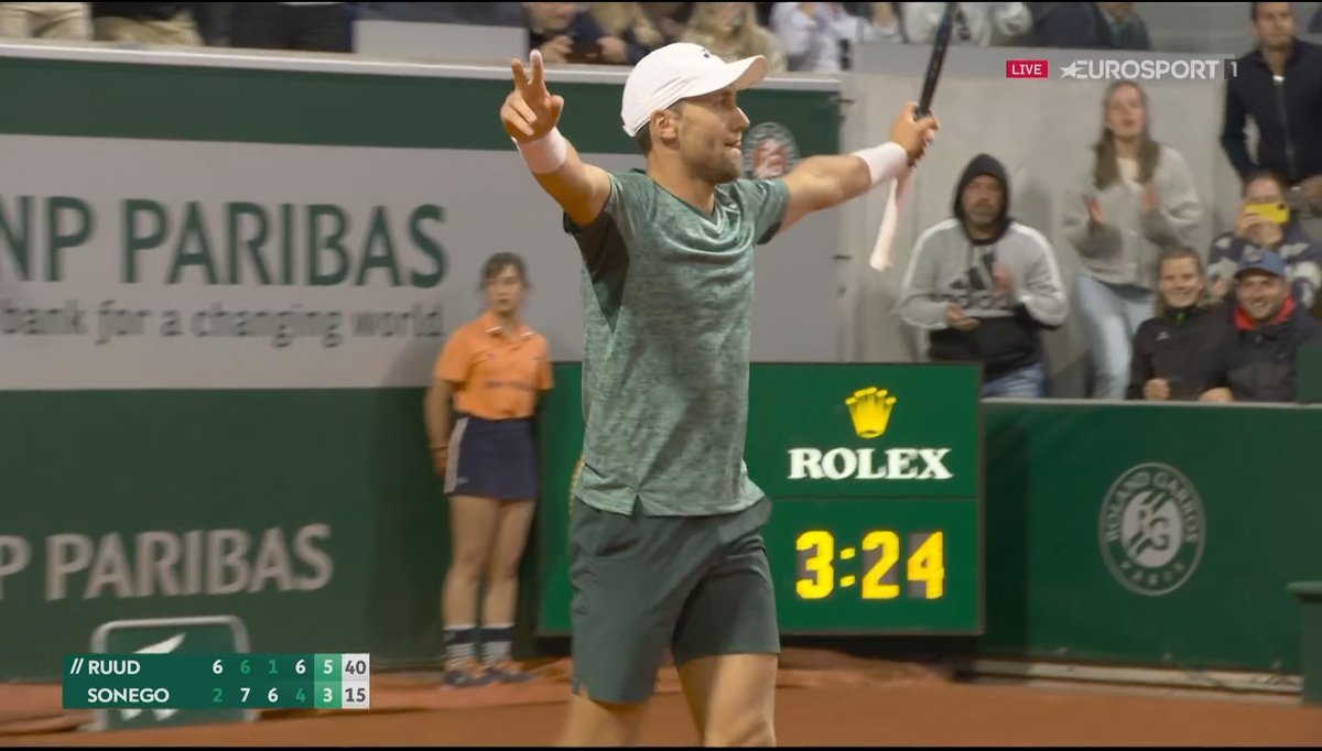 Stroppa_Del's tweet photo. Stunning by Ruud really, weathering the Sonego storm, well done! Super match.
Casper is in the 4th round at RG for the first time. He was up against it! https://t.co/HaJP8PaajL