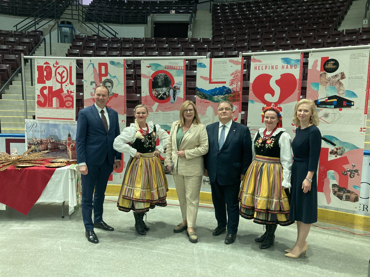 Poland in Toronto tweet media
