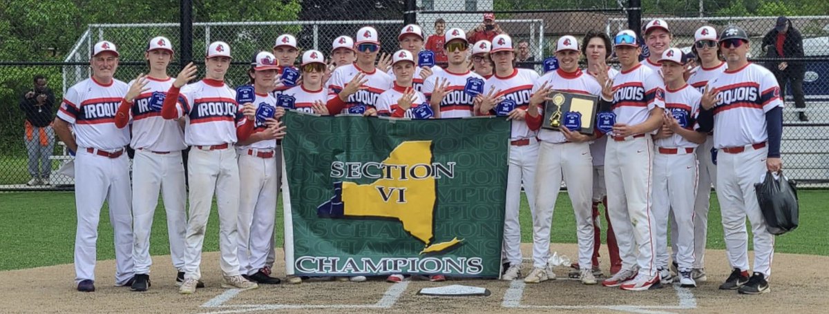 🚨 4 YEARS HOLDING THAT BEAUTIFUL SECTIONAL BANNER!! 🚨 Our boys win in comeback fashion today to head to Niagara University Monday at noon!💥 #dynasty 💥Congratulations to the seniors and coaches!