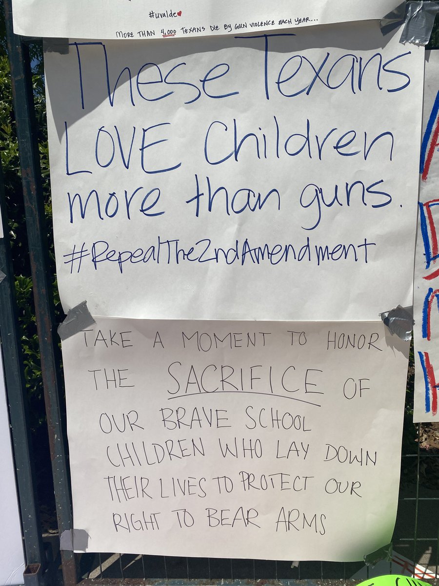 AldoButtazzoni's tweet image. More signs from the NRA protest #NRA #NRAprotest #NRAconvention
