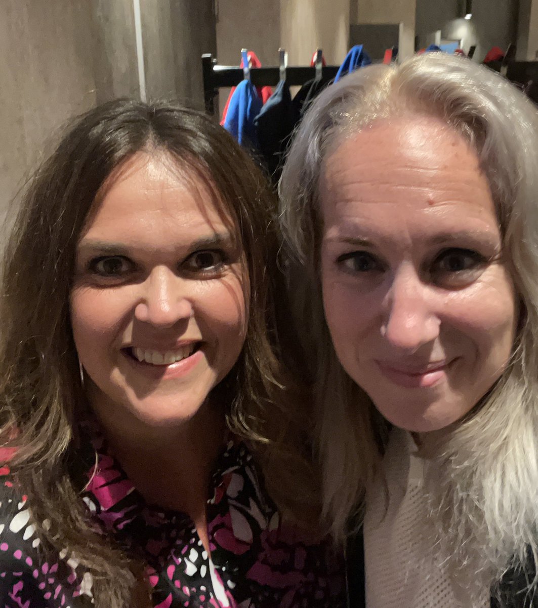 EigenwijzeTine's tweet photo. Had ik al gezegd dat ik vandaag op de ALV van Ladies’Circle Nederland de fabuleuze @nataly2november tegen het lijf liep? Zij was er namens Metakids, een prachtig goed doel Wat leuk om elkaar even te zien en te spreken! ❤️#minitweetup #Metakids #goeddoel #ALV #LCNL https://t.co/AcvzKd0c2t