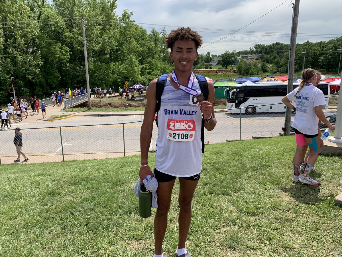 Grain Valley Track & Field tweet media