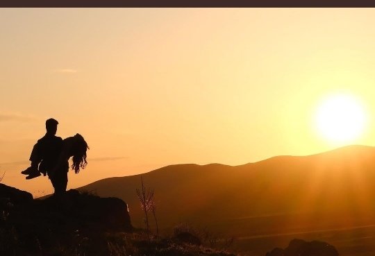 “Gitmek bu toprakların değil sadece, bu dünyanın kaderinde var. Bu zamansız gelişler ve gidişler, bu dünyanın kaderinde var… “
#GönülDağı