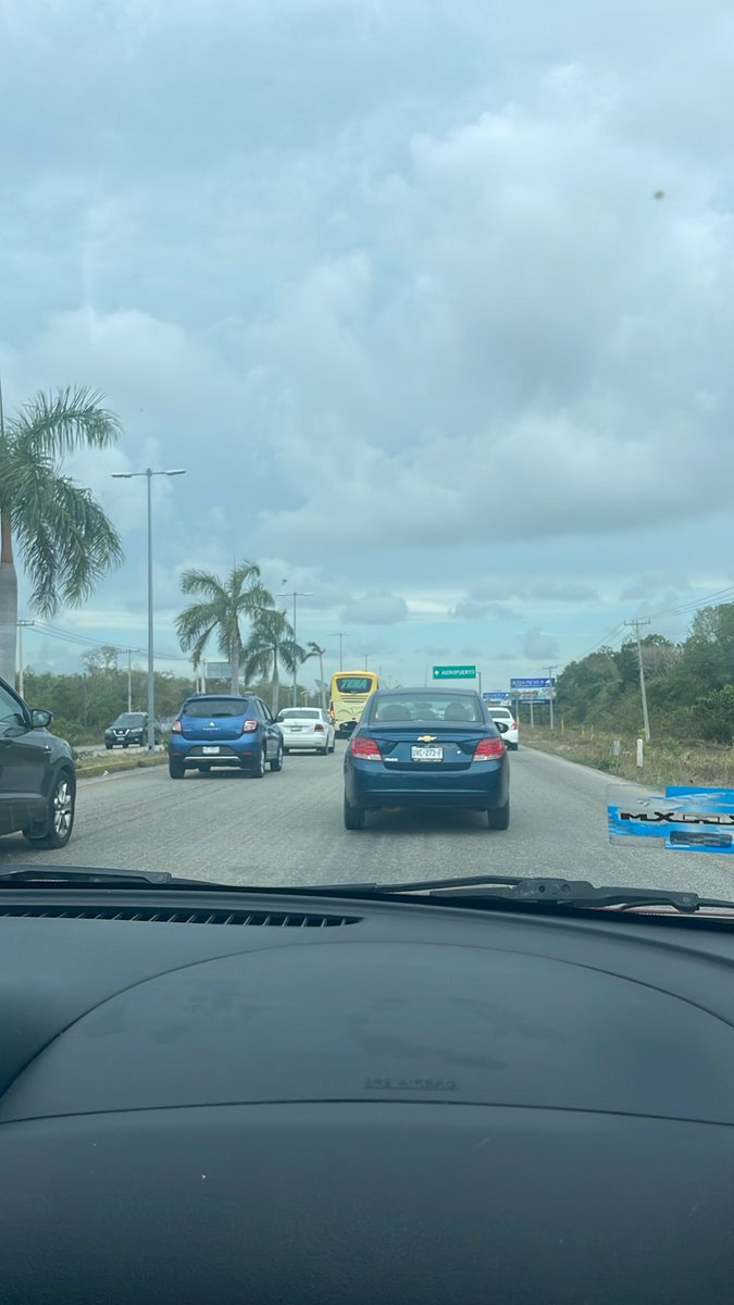 wack0m's tweet photo. @TransitoBJ Que están agilizando ? Si el tráfico está hasta puerto Morelos. https://t.co/cEGHGCOTkM
