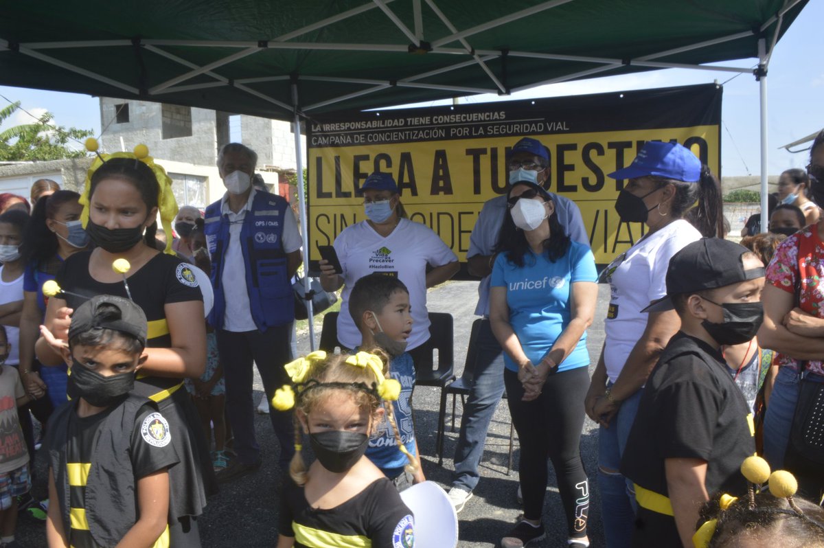 SeguridadvialC's tweet photo. 🚦 Las actividades con la familia siguen siendo prioridad para la consolidación de una #culturavialresponsable.
📍Hoy en #LaFederal de #Guanabacoa festival de #seguridadvial
#HazloBien #EnLaVidaConocerEsPrecaver https://t.co/HBvrYBRrem