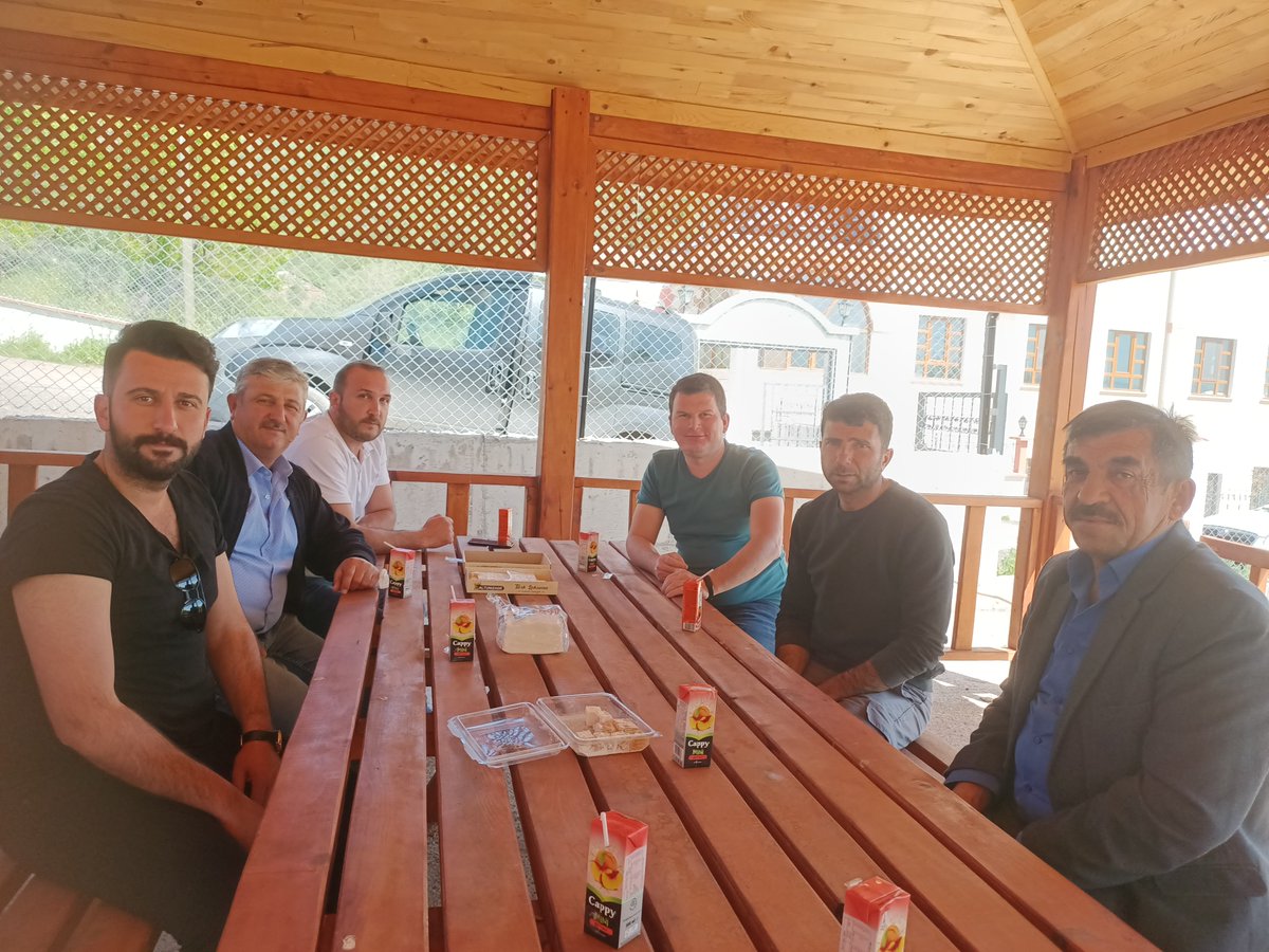 Sebinkhisar_TKK's tweet photo. Buzkeçi, Doğanyuva, Şahinler ve Suboyu köylerine ziyarette bulunduk. Faaliyetlerimiz anlattık, talep ve önerileri aldık. Köy muhtarlarımıza ve Y. K. Başk. Yard. Nuri Çifci'ye teşekkürler https://t.co/D7rUmkNobv